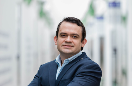Dr. Daniel Benevides